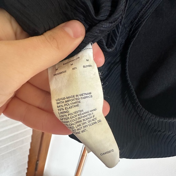 Nike Crop Top with Built in Bra - Picture 4 of 4